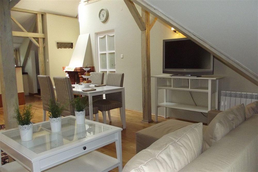 Dedek Park - Historyczny Dworek W Pieknym Parku Skaryszewskim Obok Stadionu Narodowego Aparthotel 3*