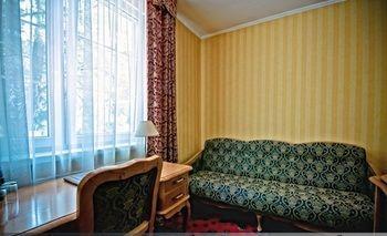 Dedek Park - Historyczny Dworek W Pieknym Parku Skaryszewskim Obok Stadionu Narodowego Aparthotel 3*