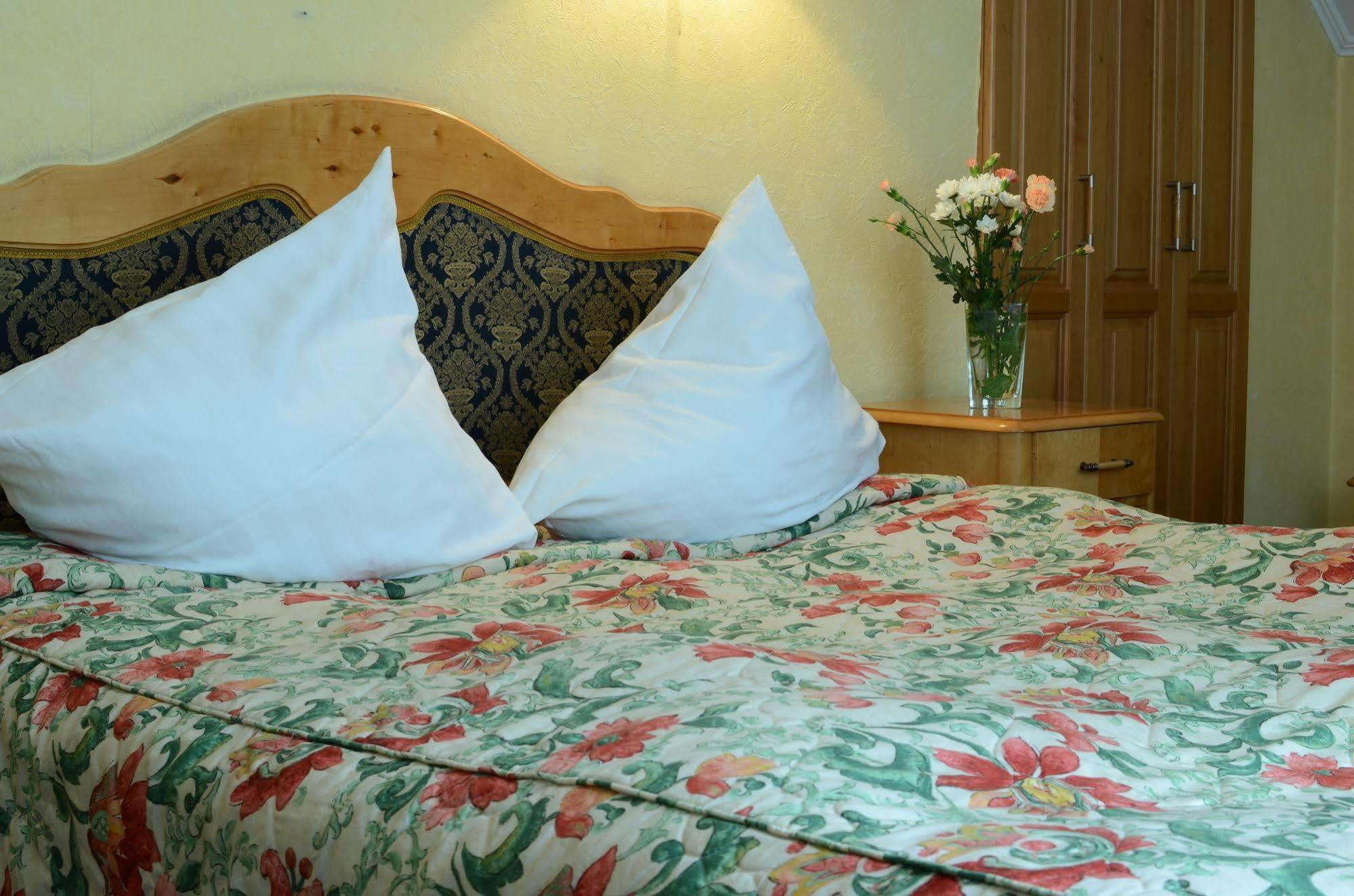 Dedek Park - Historyczny Dworek W Pieknym Parku Skaryszewskim Obok Stadionu Narodowego Aparthotel 3*