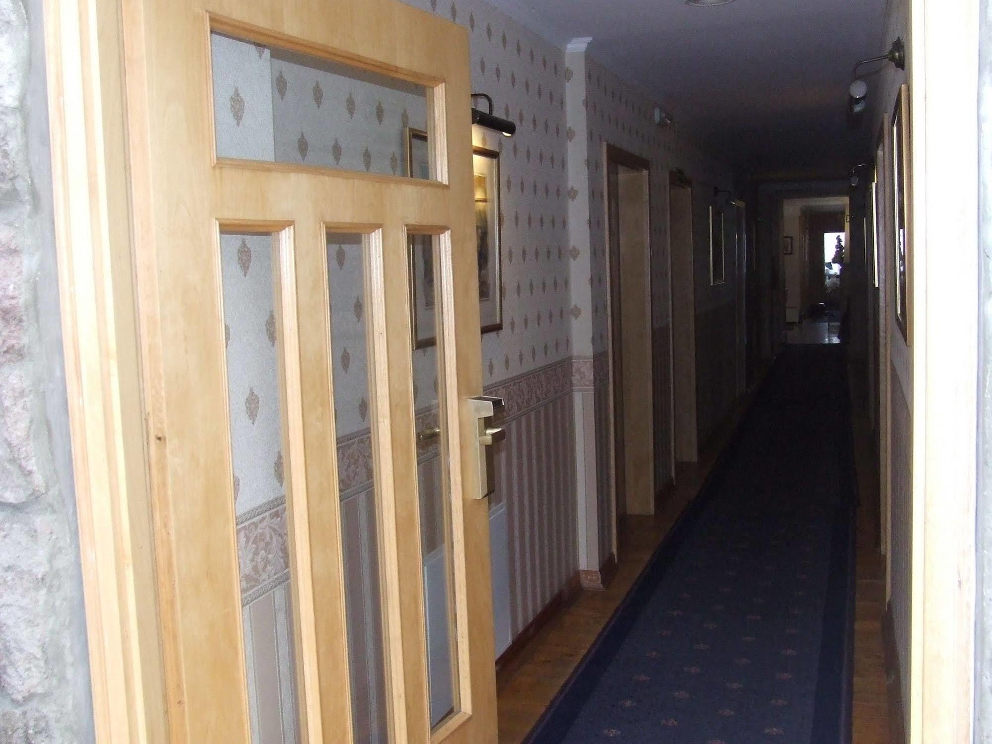 Aparthotel Dedek Park - Historyczny Dworek W Pieknym Parku Skaryszewskim Obok Stadionu Narodowego Warsaw