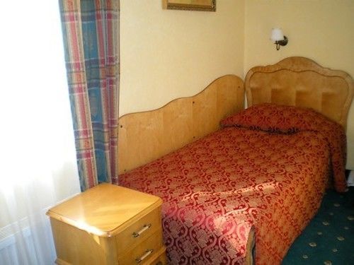 Dedek Park - Dworek W Pięknym Parku Skaryszewskim Obok Stadionu Narodowego Hotel apartamentowy 3*