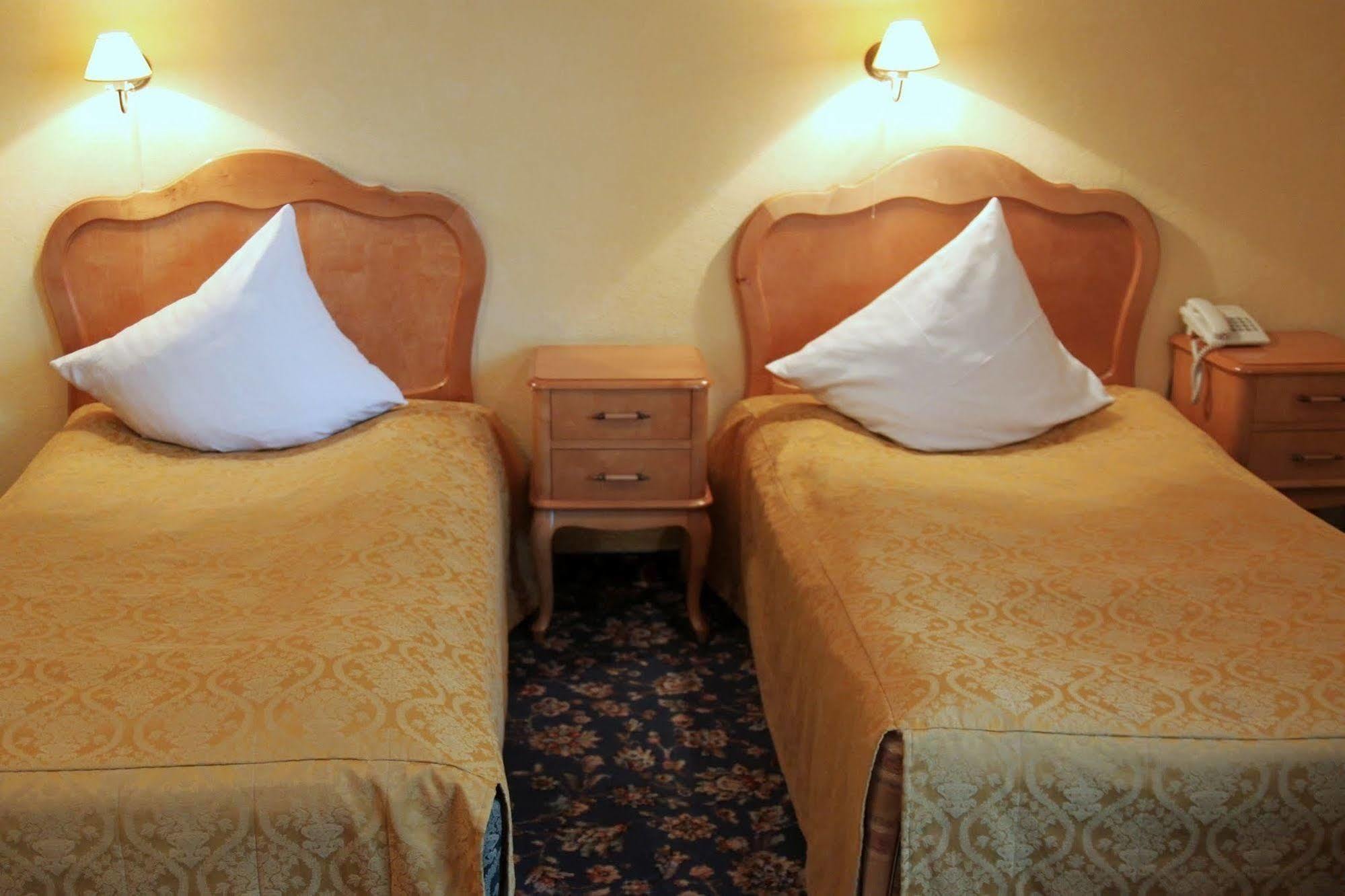 Dedek Park - Dworek W Pięknym Parku Skaryszewskim Obok Stadionu Narodowego Hotel apartamentowy Warszawa