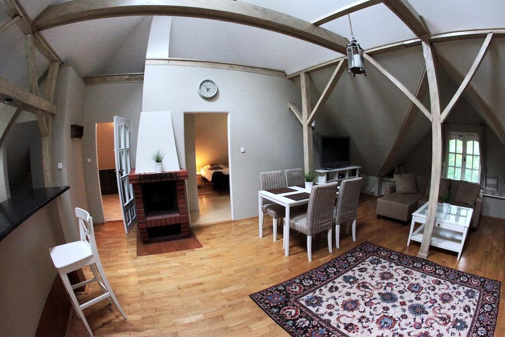 Dedek Park - Dworek W Pięknym Parku Skaryszewskim Obok Stadionu Narodowego 3*